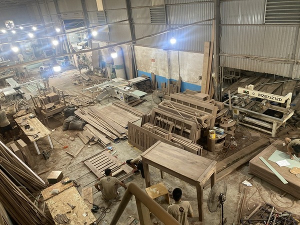 Nội thất phòng ngủ gỗ óc chó tinh tế dẫn đầu xu hướng